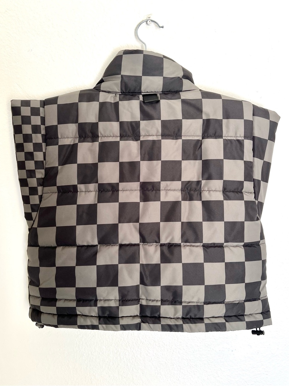 Beach Riot Women’s Puffer Vest Checkered Size Extra Small Black Grey - Picture 4 of 7